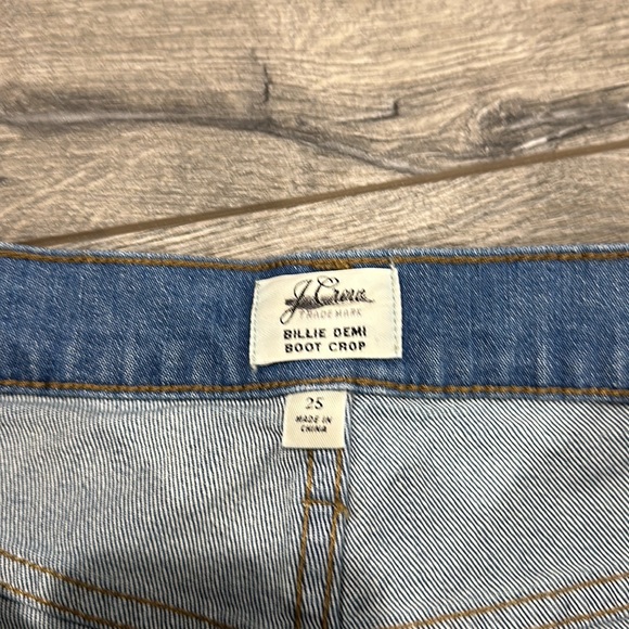 NEW • J. Crew • Women’s Demi-boot Crop Jeans Redwood Wash Blue Raw Hem 25 - Picture 3 of 4
